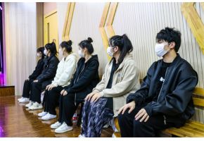 骚逼白色大美女被鸡巴狂插"北音附中高三表演专业阶段性考试"